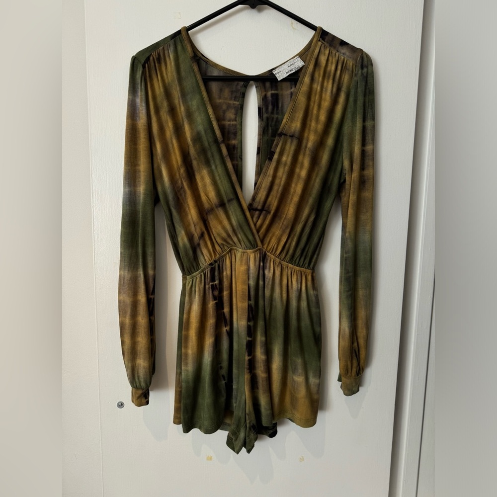 Women’s romper size small